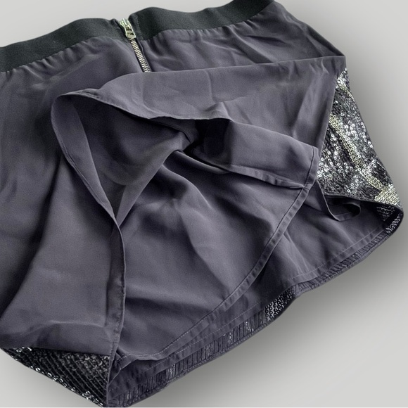 AI Authentic Icon Mini Sequin Skirt - Picture 13 of 16